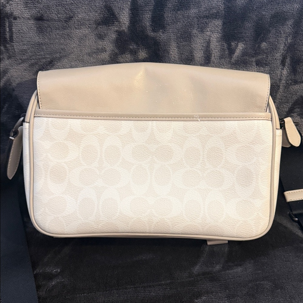 Coach Cream & Orange Logo Messenger Bag - Picture 2 of 8